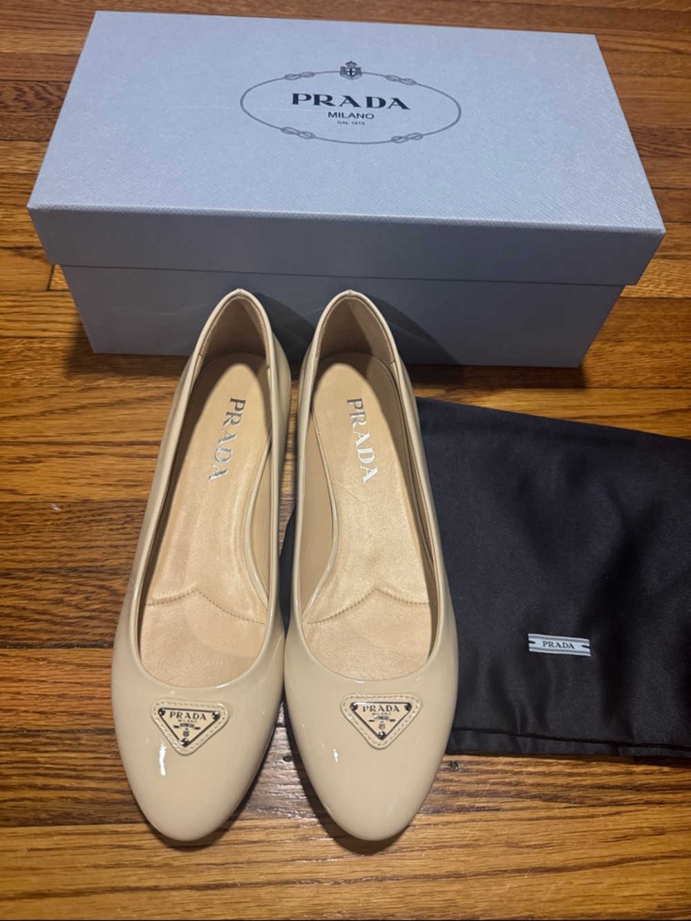 Authentic Prada Nude Patent Leather Ballet Flats triangle Logo women’s 37 NWT
